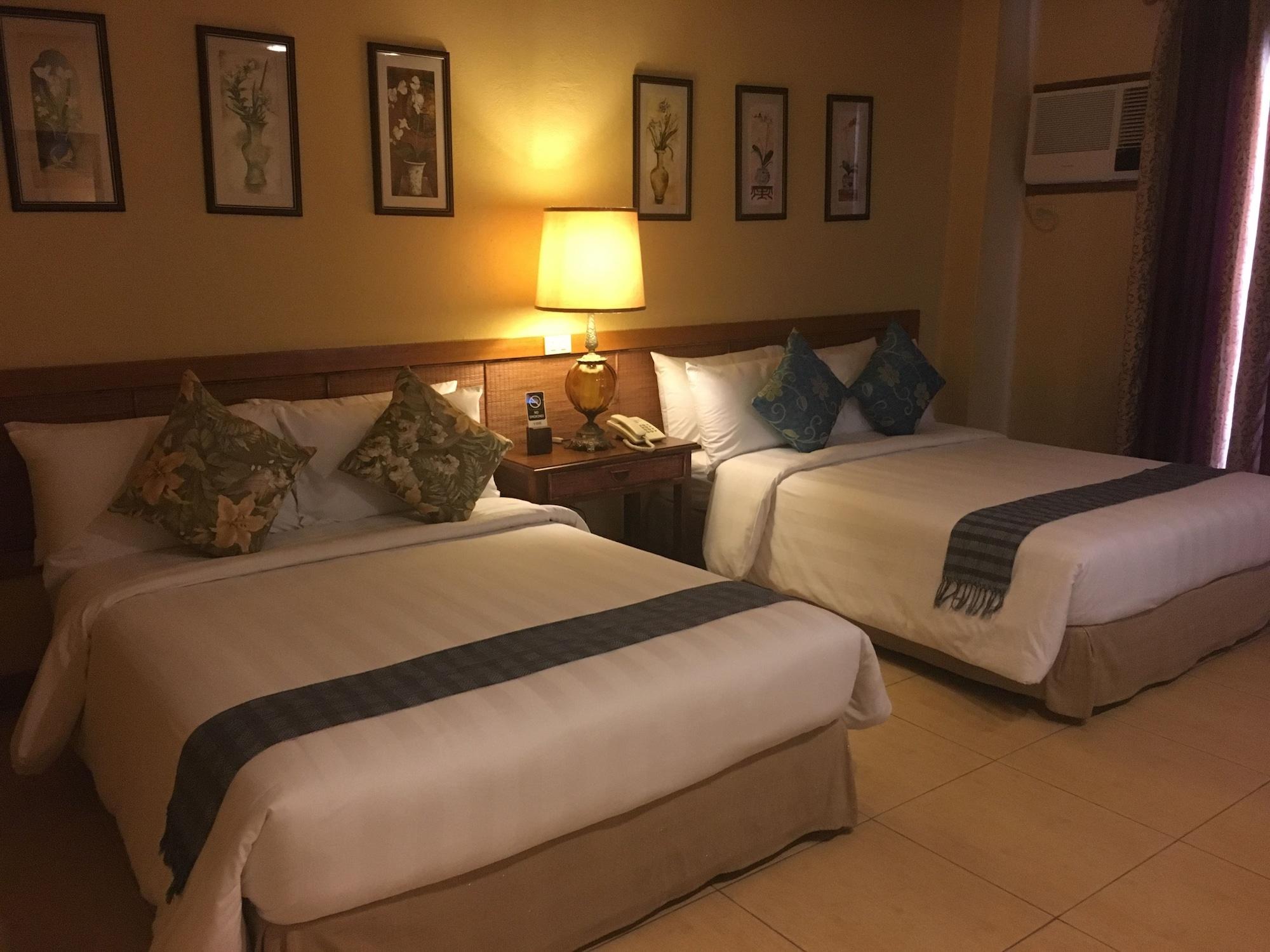 Java Hotel Laoag Bagian luar foto