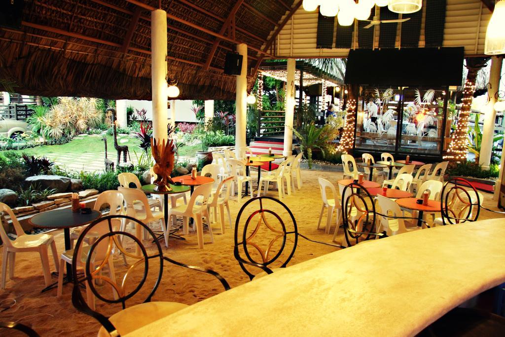 Java Hotel Laoag Bagian luar foto